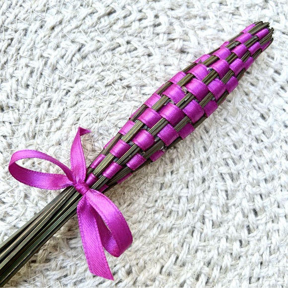 Lavender Wand - Hand-woven Fragrant Sachet, Handmade - Picture 1 of 5